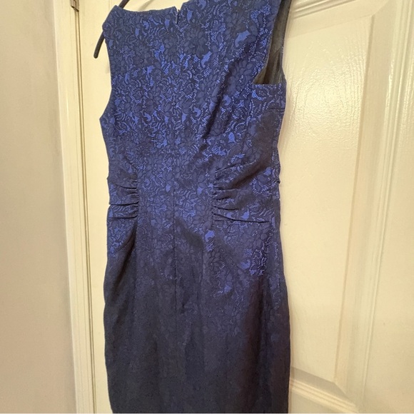 Adrianna Papell Navy Blue Lace Sheath Dress | V-Neck Ruched Sz 10 Wedding - Picture 10 of 13
